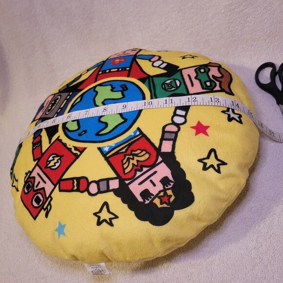 DC Hero Batman, Superman, Wonder woman, Flash, Green Lantern Round Pillow 15" - Picture 5 of 5